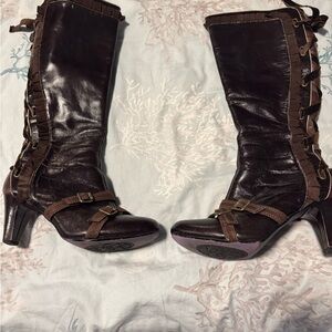 Chic Brown Heeled Women's Boots